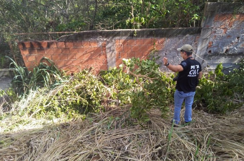  Corpo de mulher é encontrado enterrado nos fundos de casa em Teófilo Otoni