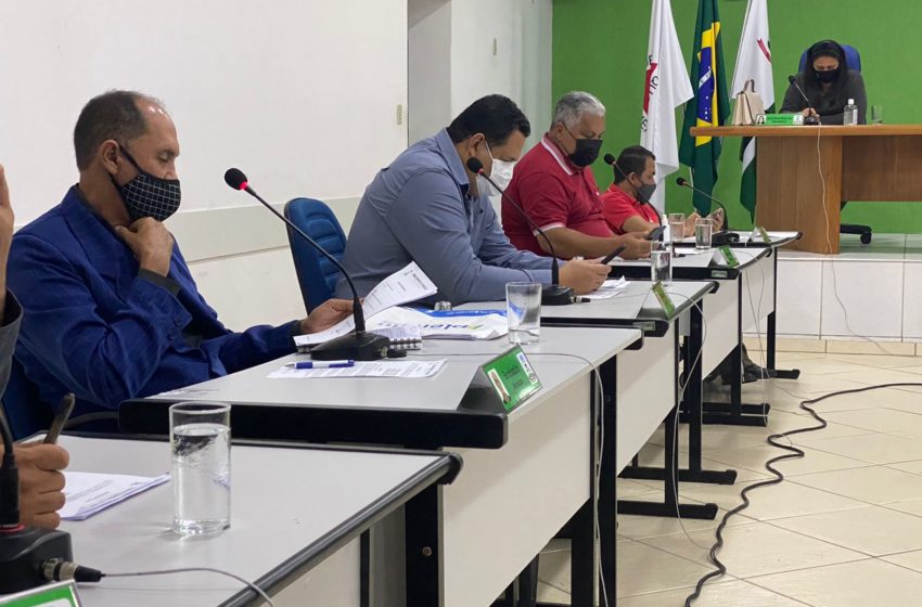  REUNIÃO ORDINÁRIA DA CÂMARA MUNICIPAL DE NANUQUE DESTA SEGUNDA- FEIRA 22-11