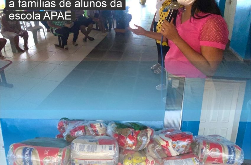  Secretaria de Assistência Social entrega cestas básicas a família de alunos da escola APAE