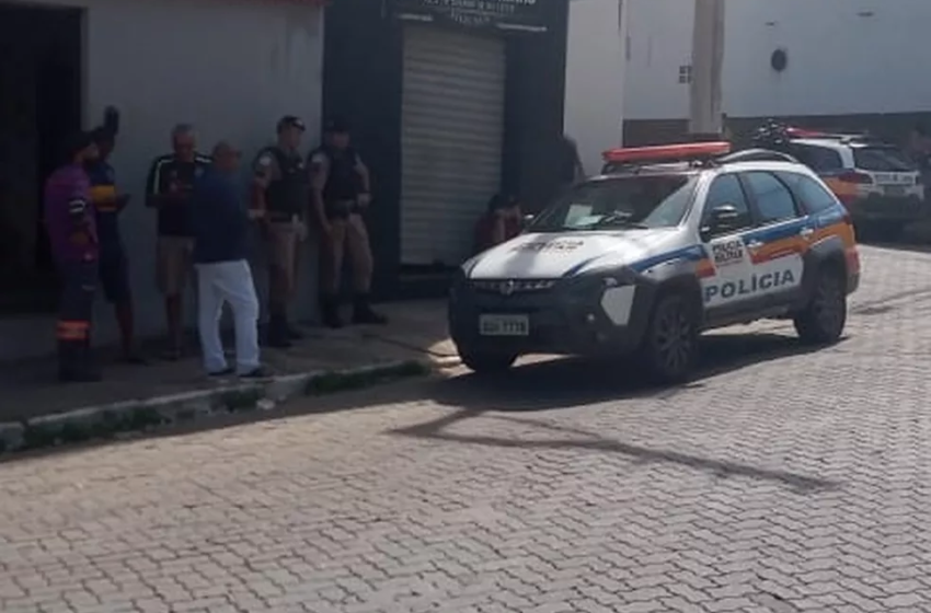  Homem é morto a tiros dentro de barbearia em Governador Valadares