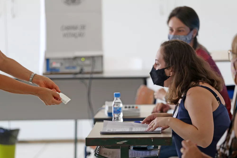  Foi convocado para trabalhar nas seções eleitorais? Você tem direito a folgas; entenda