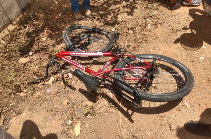  Mulher e adolescente morrem após baterem de bicicleta no muro de uma casa