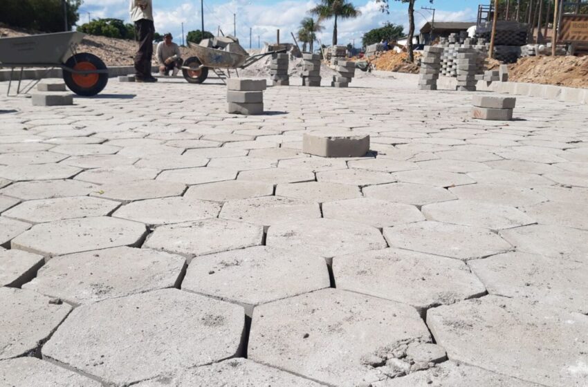  Prefeitura de Mucuri começa obras de pavimentação da Avenida Brasil em Itabatã