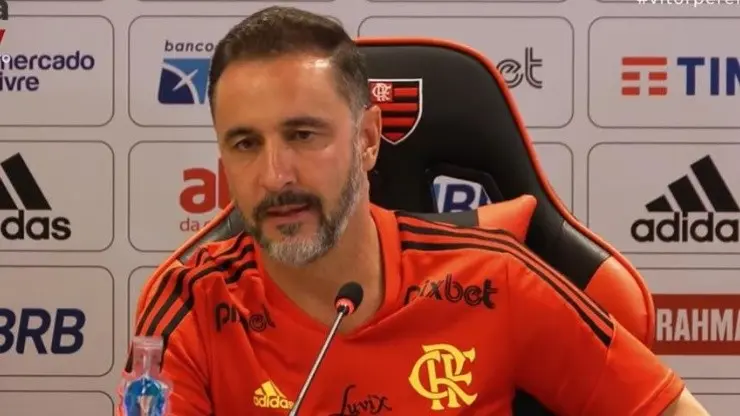  “Ele não será mais titular”; Vitor Pereira chama a responsa e barra defensor do Flamengo