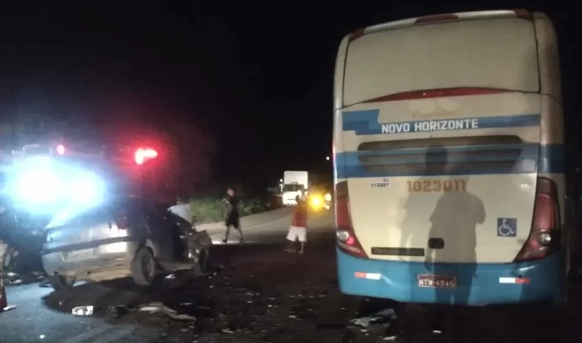  Acidente entre carro e ônibus mata um pessoa e deixa outra ferida na BR-116