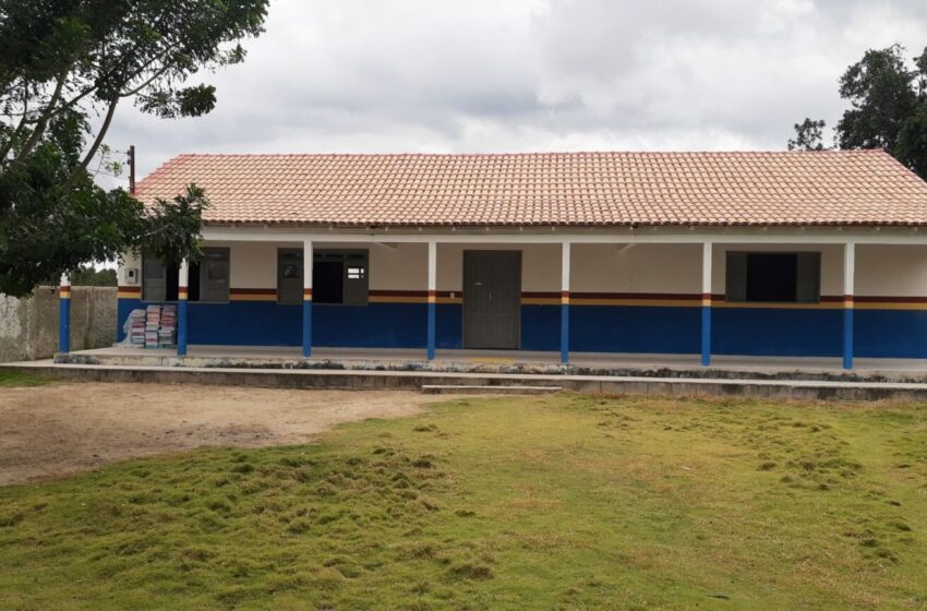  Escola Municipal do povoado de Campo Formoso é inteiramente reformada em Mucuri