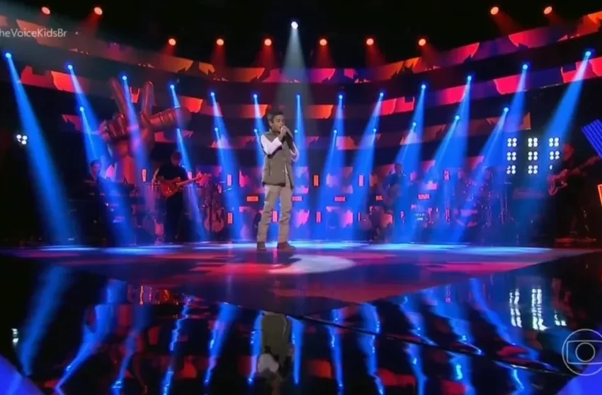  Com clássico sertanejo, teófilo-otonense conquista vaga no The Voice Kids