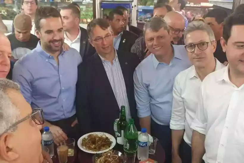  Governadores visitam Mercado Central e provam prato típico de Minas