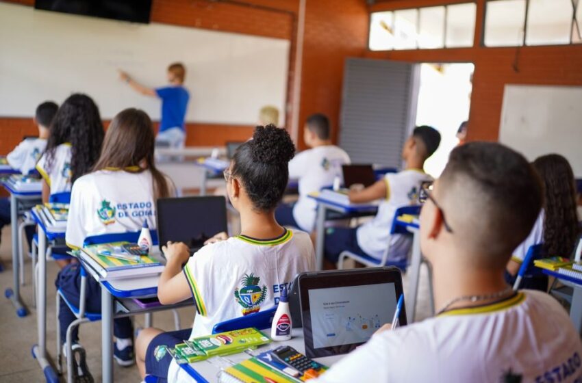  Assembleia Legislativa aprova bônus para professores e administrativos da educação estadual