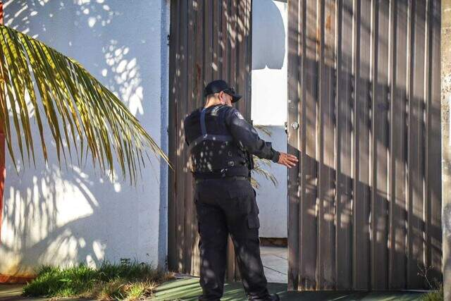  Gaeco amanhece na porta da casa do “dono da bola”  – CREDITO: CAMPO GRANDE NEWS