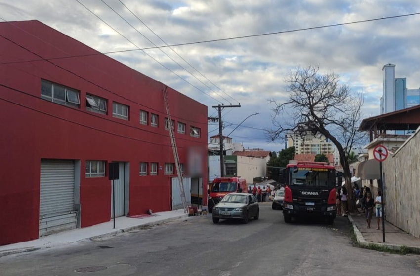  Pintor fica gravemente ferido ao ser atingido por choque elétrico enquanto trabalhava em Teófilo Otoni