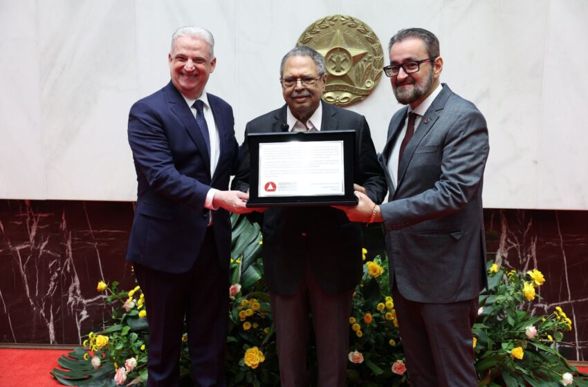  Deputado Gustavo Santana homenageia jornalista Paulo César de Oliveira