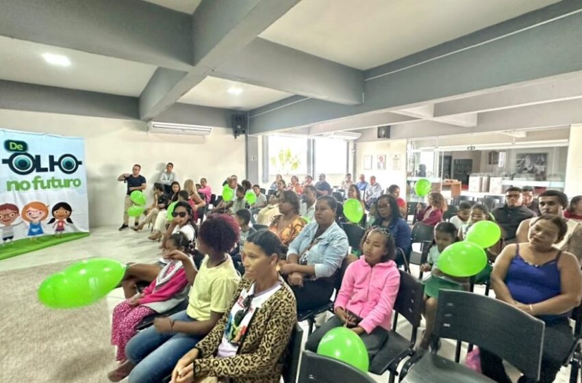  Projeto De Olho no Futuro beneficia estudantes da rede municipal com entrega de óculos em Mucuri