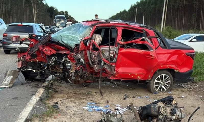  Ex-vereador e mais três morrem após grave acidente entre carros em Mucuri